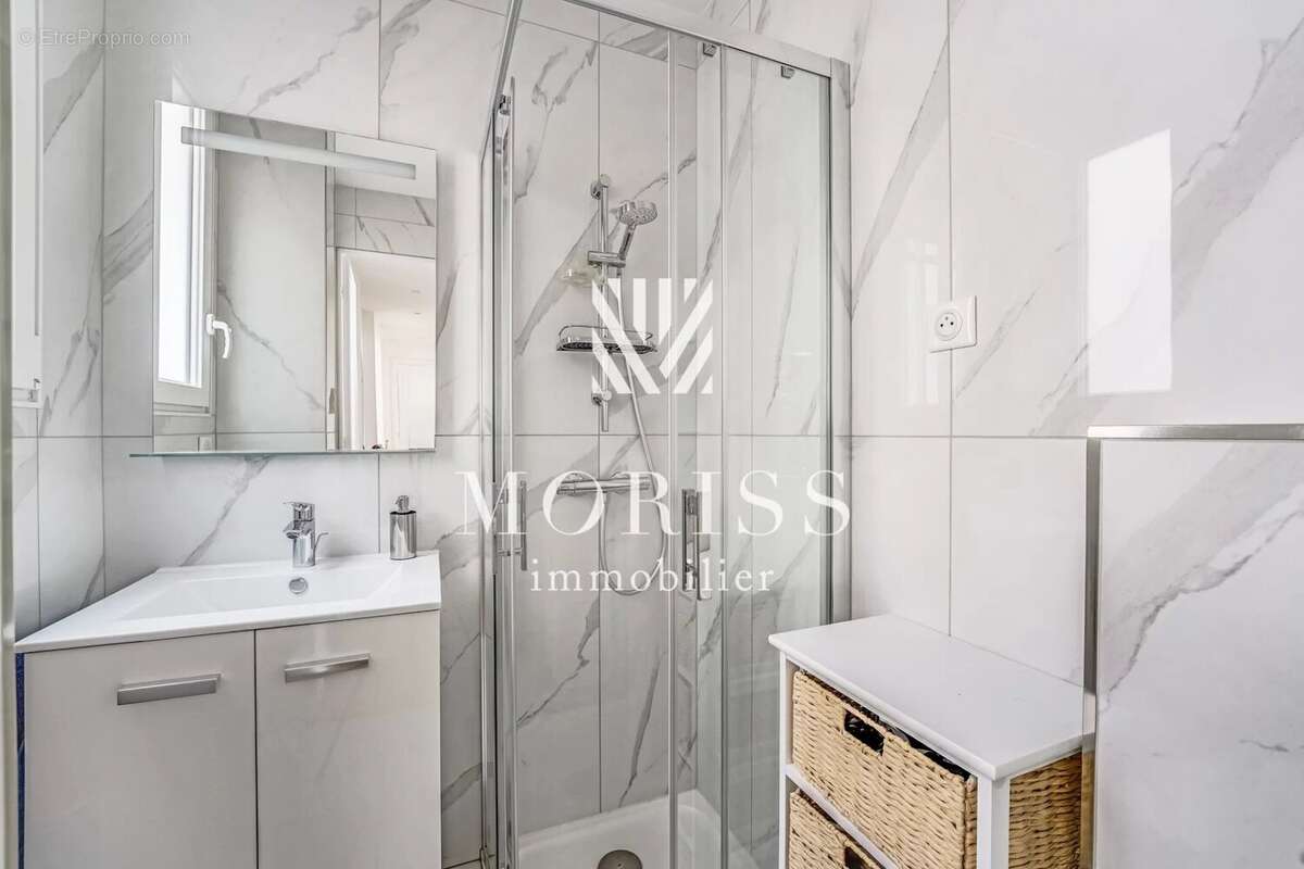 Appartement à PARIS-17E