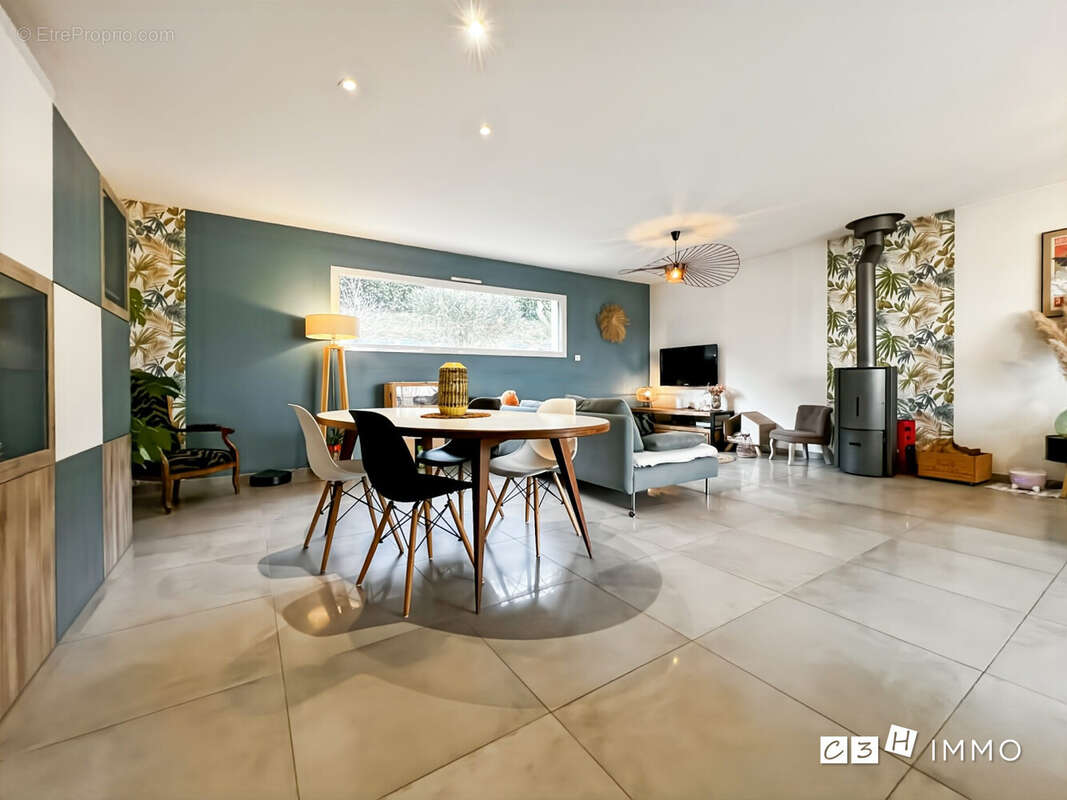 Maison à LAVERNOSE-LACASSE