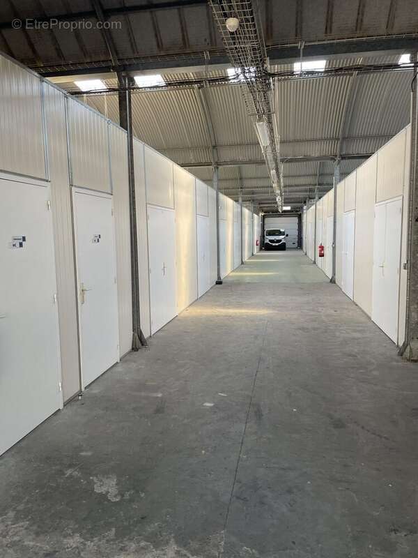 Commerce à CARPIQUET