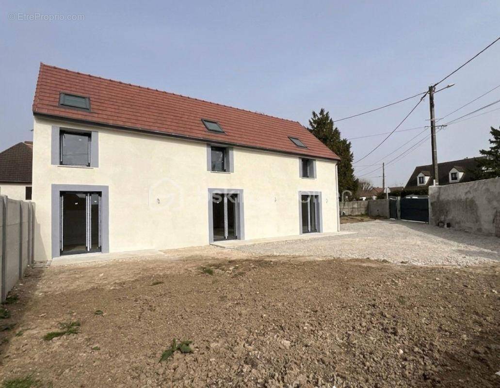 Maison à ETAMPES