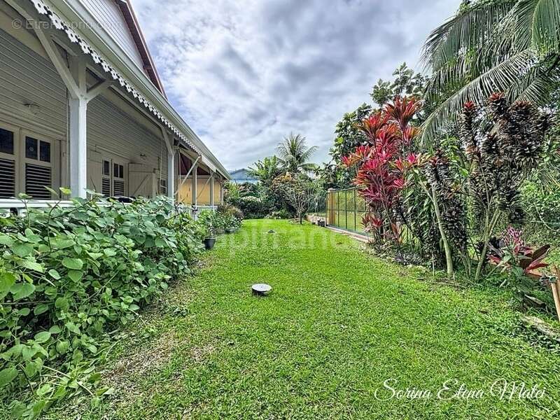 Maison à PETIT-BOURG