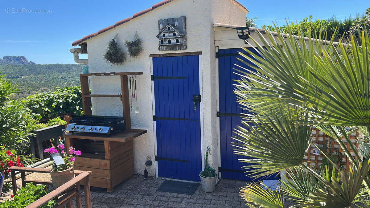 Maison à LE MUY