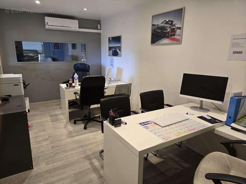 Commerce à NOTRE-DAME-D&#039;OE