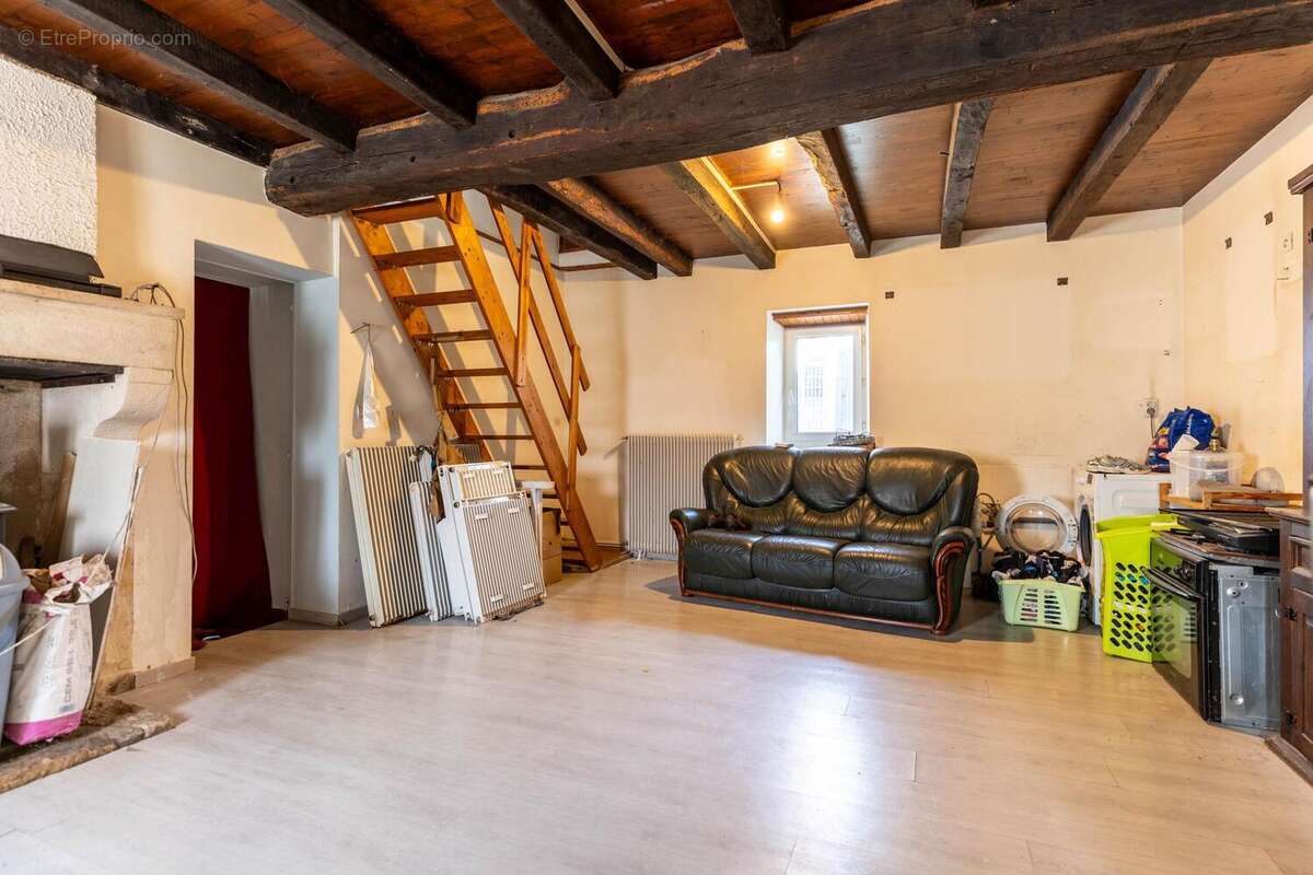 Maison 188 m² à Saint-Sornin  - photo 7