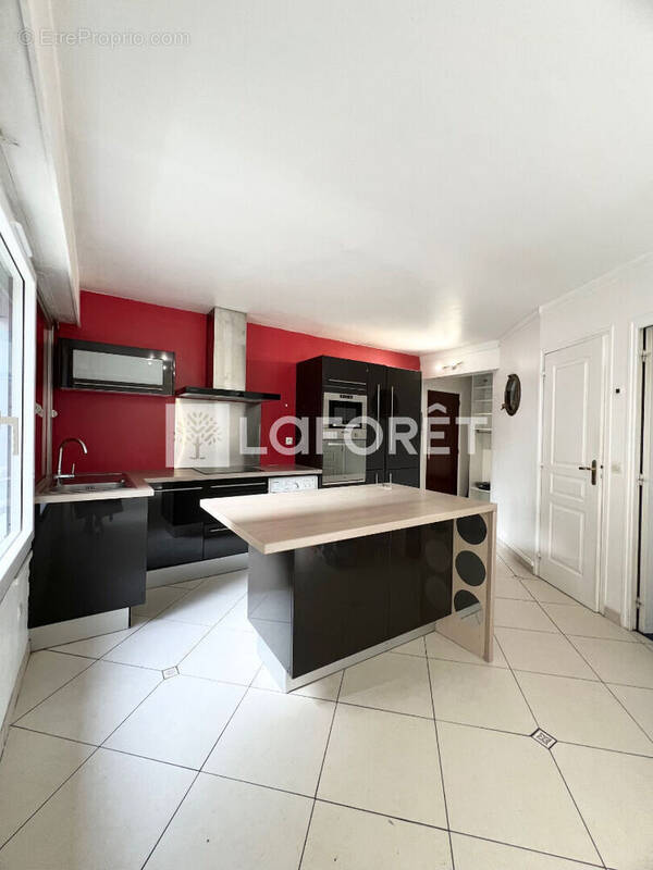 Appartement à SARTROUVILLE