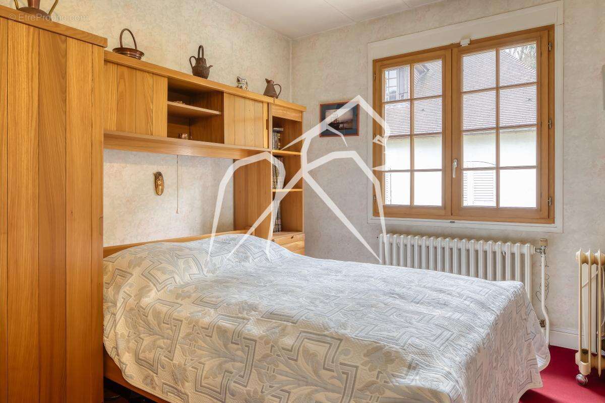 Demeure Familiale de charme 9 Pièces  Parc arboré et dépendance  Saint-Martin-du-Vivier  246m² - photo 10