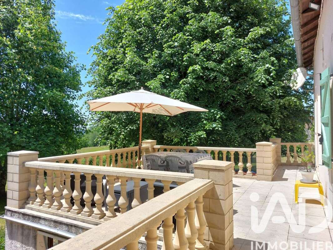 Maison 142 m² à Latouille-Lentillac  - photo 2