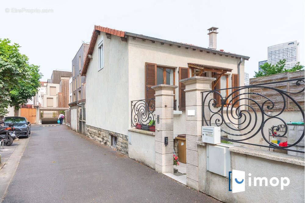 Maison à COURBEVOIE
