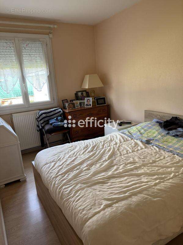 Maison à OZOIR-LA-FERRIERE