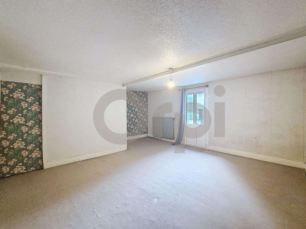 Maison à TERRASSON-LAVILLEDIEU