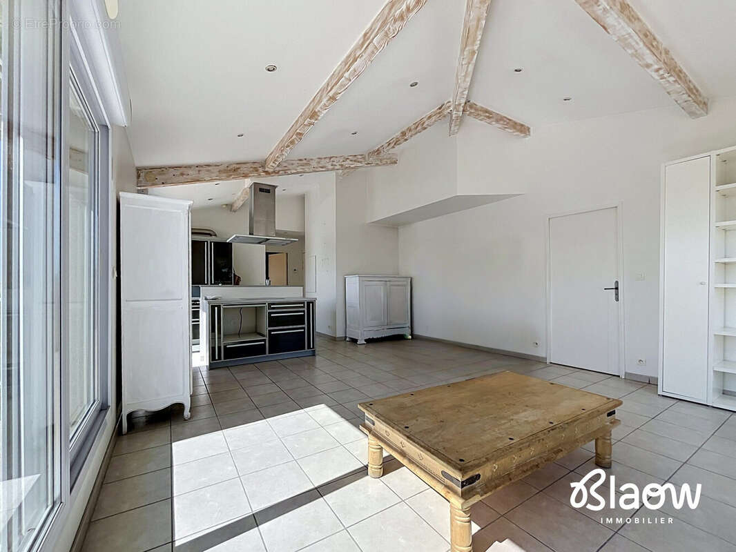 Appartement à MEYZIEU