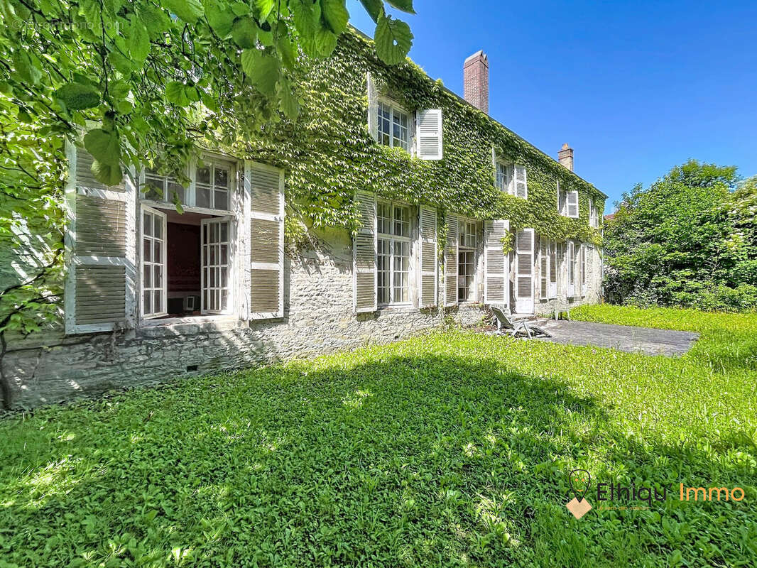Maison à BAYEL