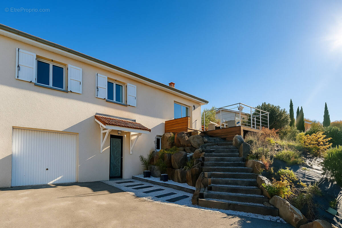 Maison à SAINT-MARTIN-LA-PLAINE