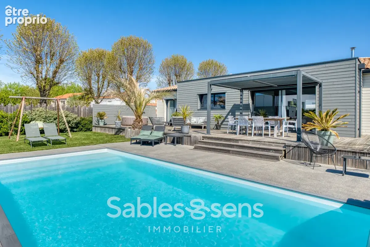 Maison T5 sur la commune du Bourg-sous-la-Roche-sur-Yon - photo 2