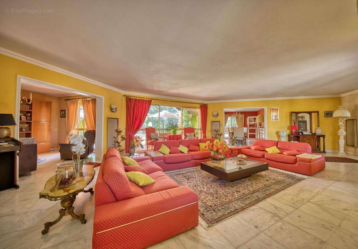 Maison à RIBAUTE-LES-TAVERNES