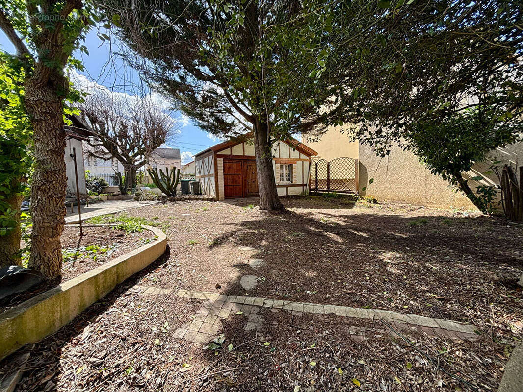 Terrain à MORSANG-SUR-ORGE