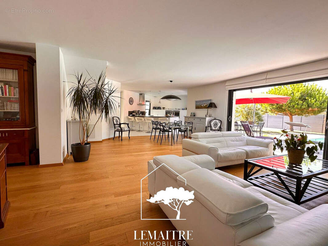 Maison à LES MATHES