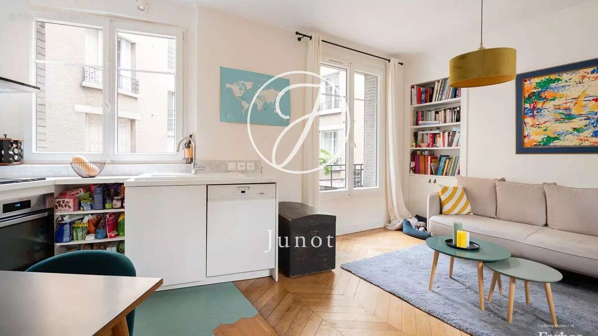 Appartement à PARIS-16E