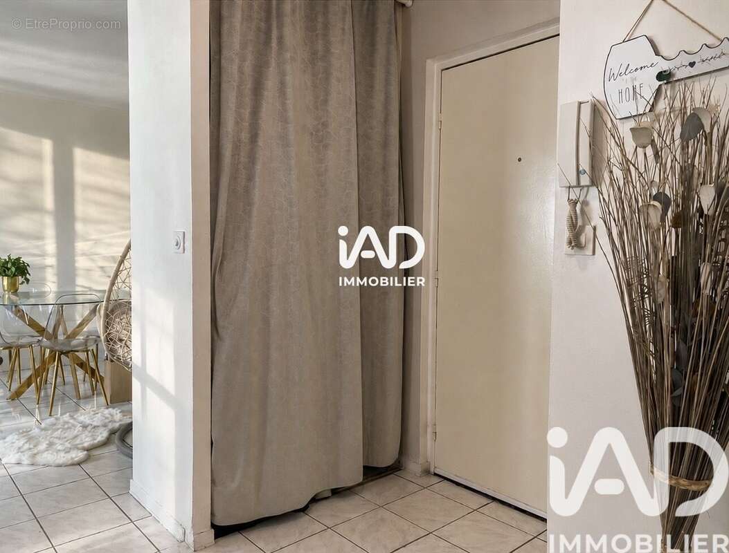 Photo 8 - Appartement à LIVRY-GARGAN