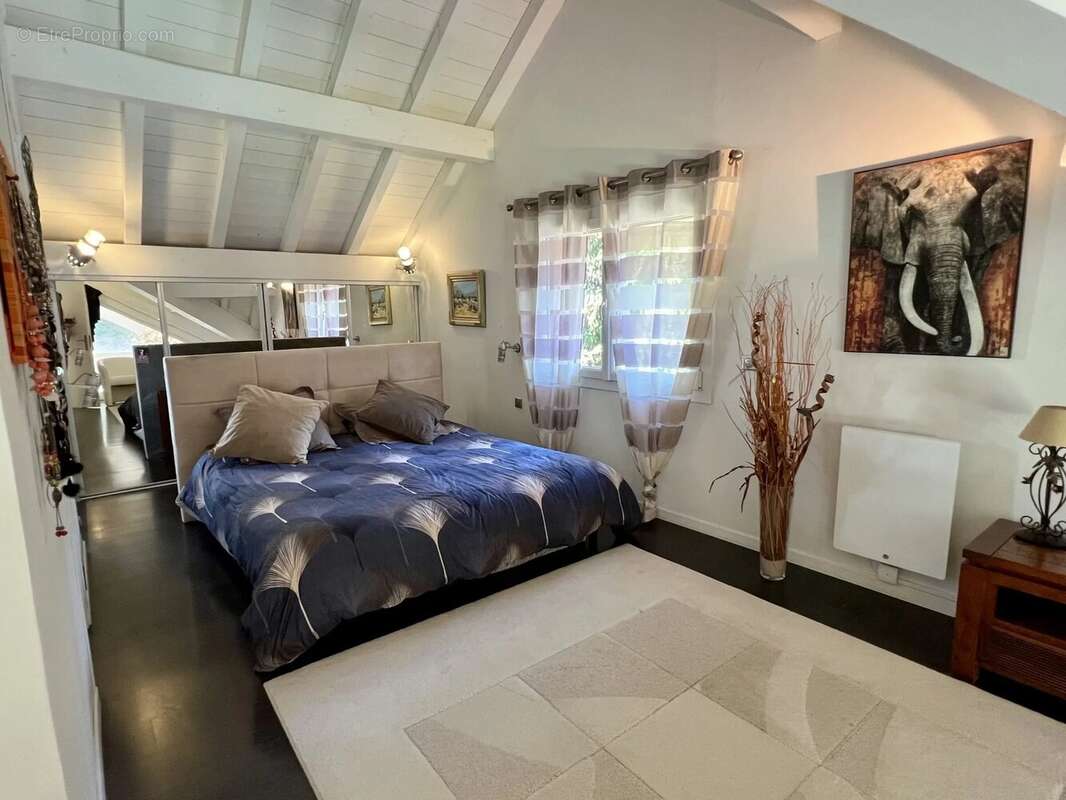Villa d'exception de 167 m² avec piscine aux Déserts - photo 11