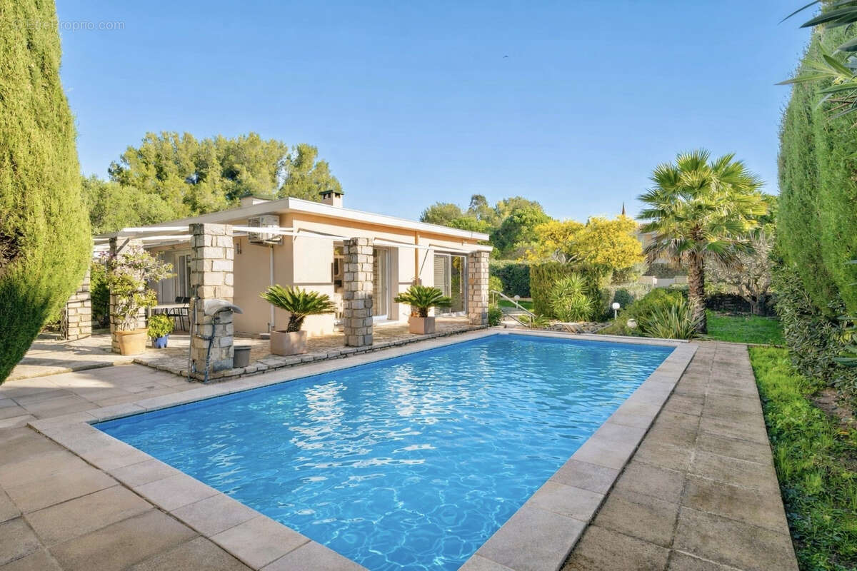 Maison à SIX-FOURS-LES-PLAGES