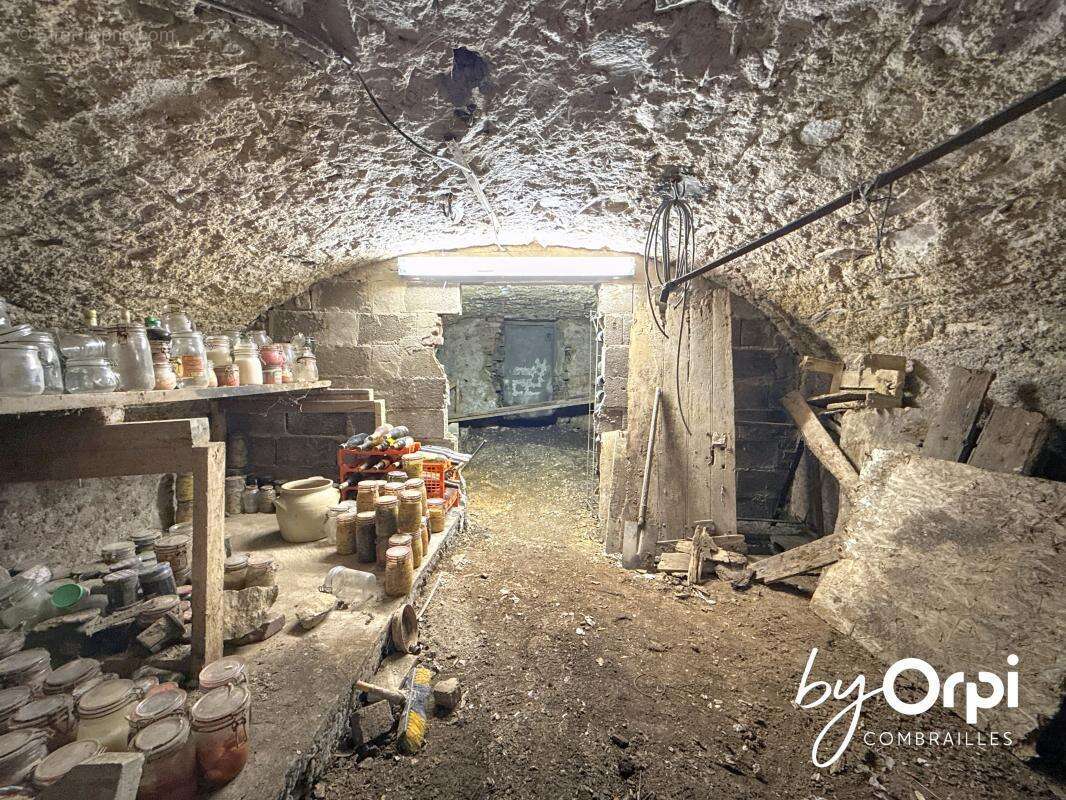 Maison à SAINT-ELOY-LES-MINES