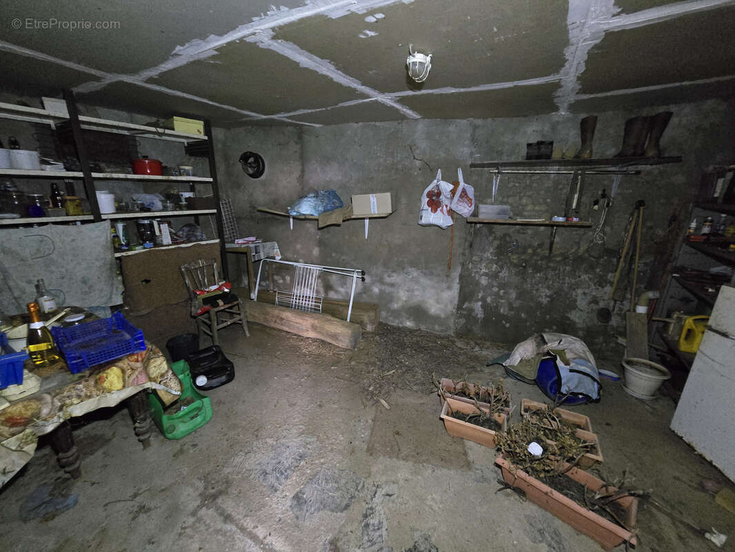 Maison à LA CHAPELLE-SAINT-LAURIAN