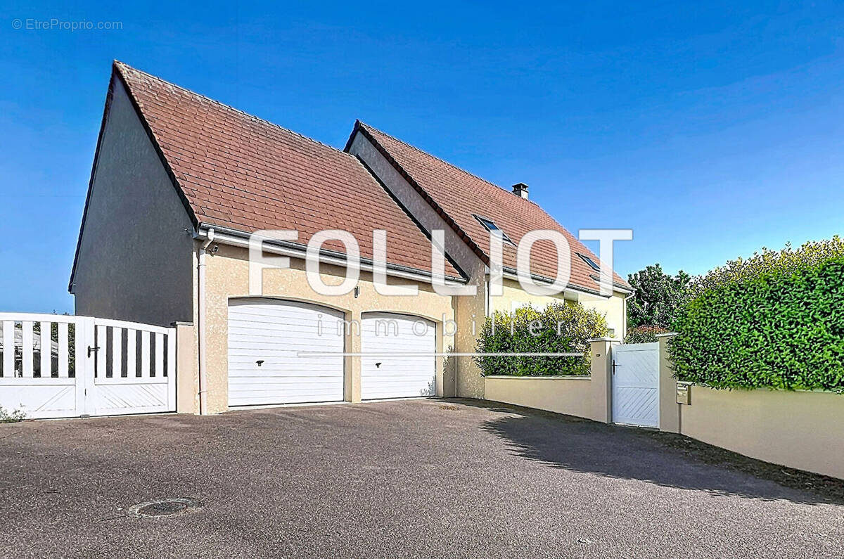 Maison à SAINT-MARTIN-DE-FONTENAY