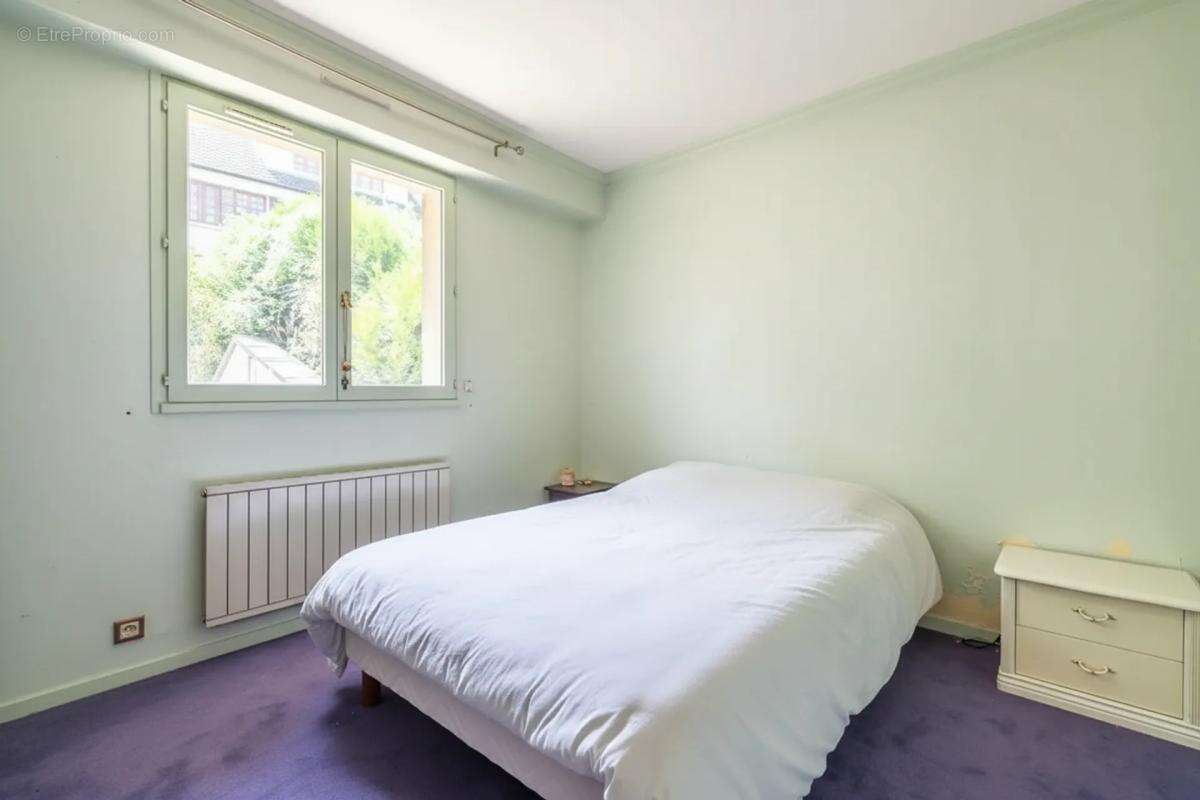 Maison de 9 pièces de 450 m² à Noisy-le-Sec - photo 4