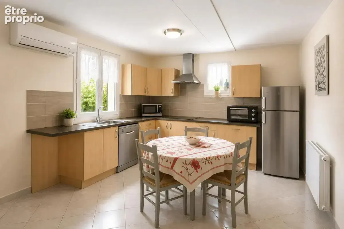 Maison de 7 pièces d'environ 196 m² à Esparron-de-Verdon - photo 2