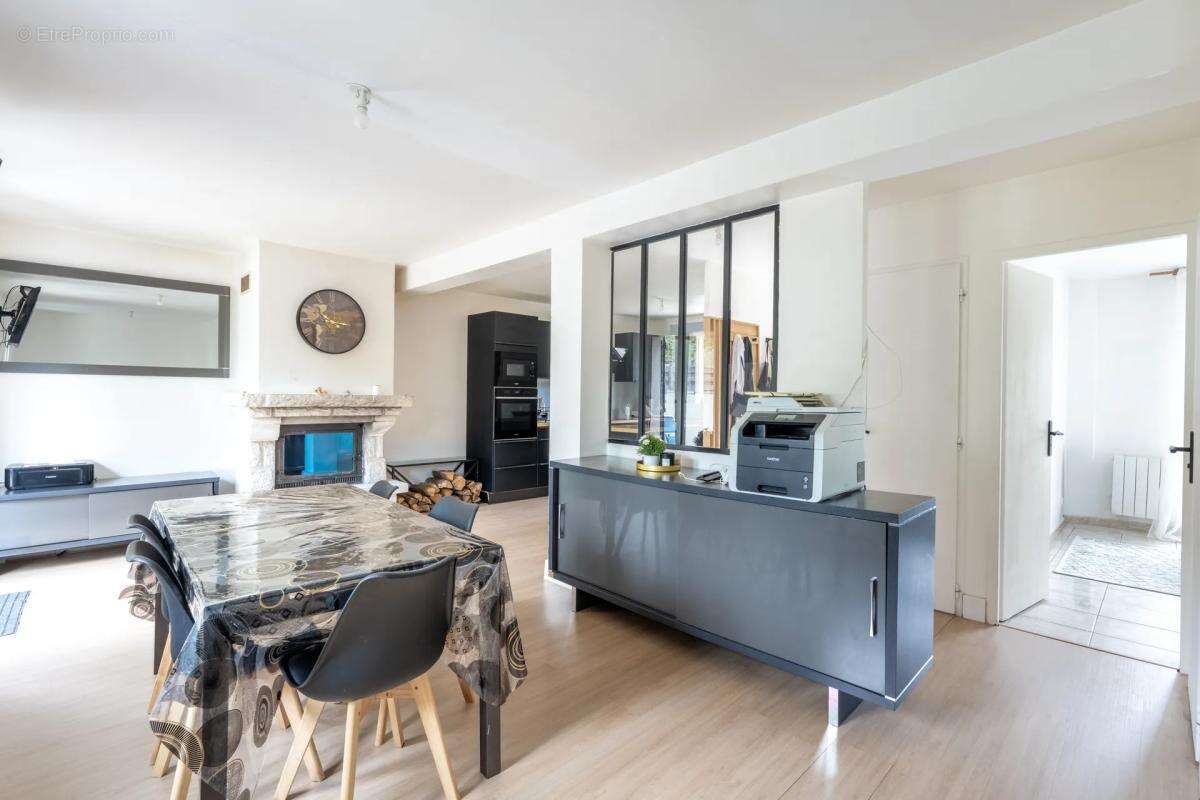 Maison de 6 pièces de 100 m² à Ézy-sur-Eure - photo 5