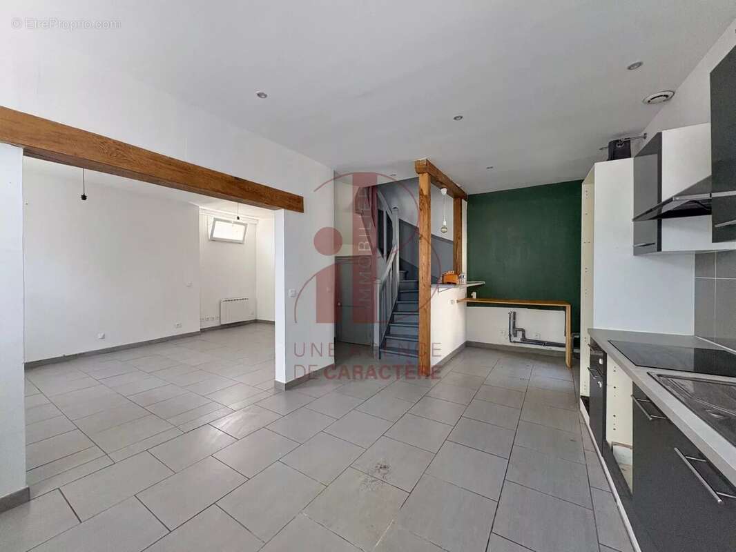 Maison à SAINT-MARTIN-EN-BIERE