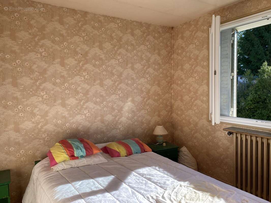 Maison à PEROLS-SUR-VEZERE