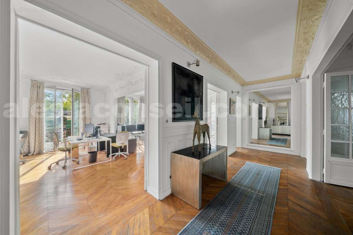 Photo n°1 - Appartement à PARIS-14E