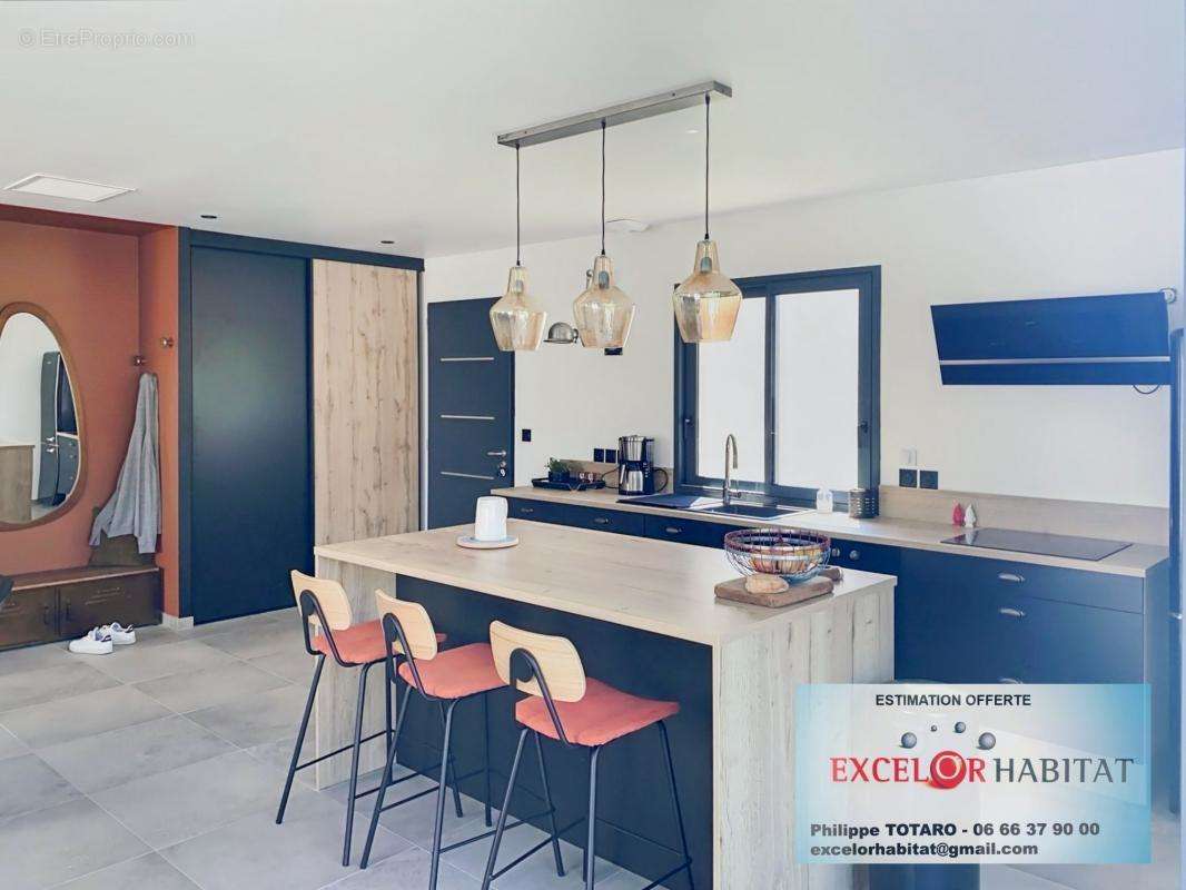 Maison à LA CHAPELLE-DE-GUINCHAY