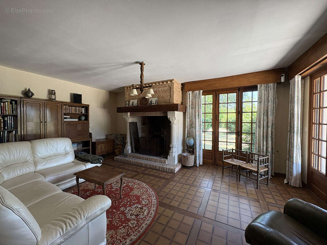 Propriété à vendre - Goderville - 260 m² - 5 chambres -  Vie Plain-pied - Dépendance - Terrain 7000 m² - photo 2