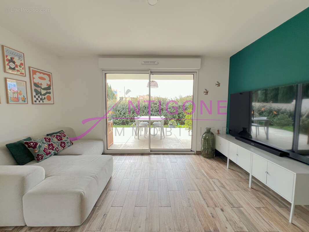 Appartement à SIX-FOURS-LES-PLAGES