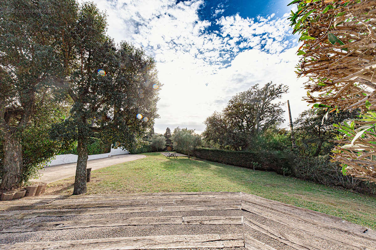 Maison à MANDELIEU-LA-NAPOULE