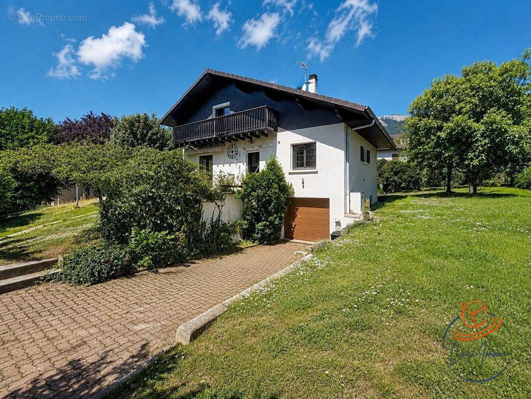 Maison à THOIRY