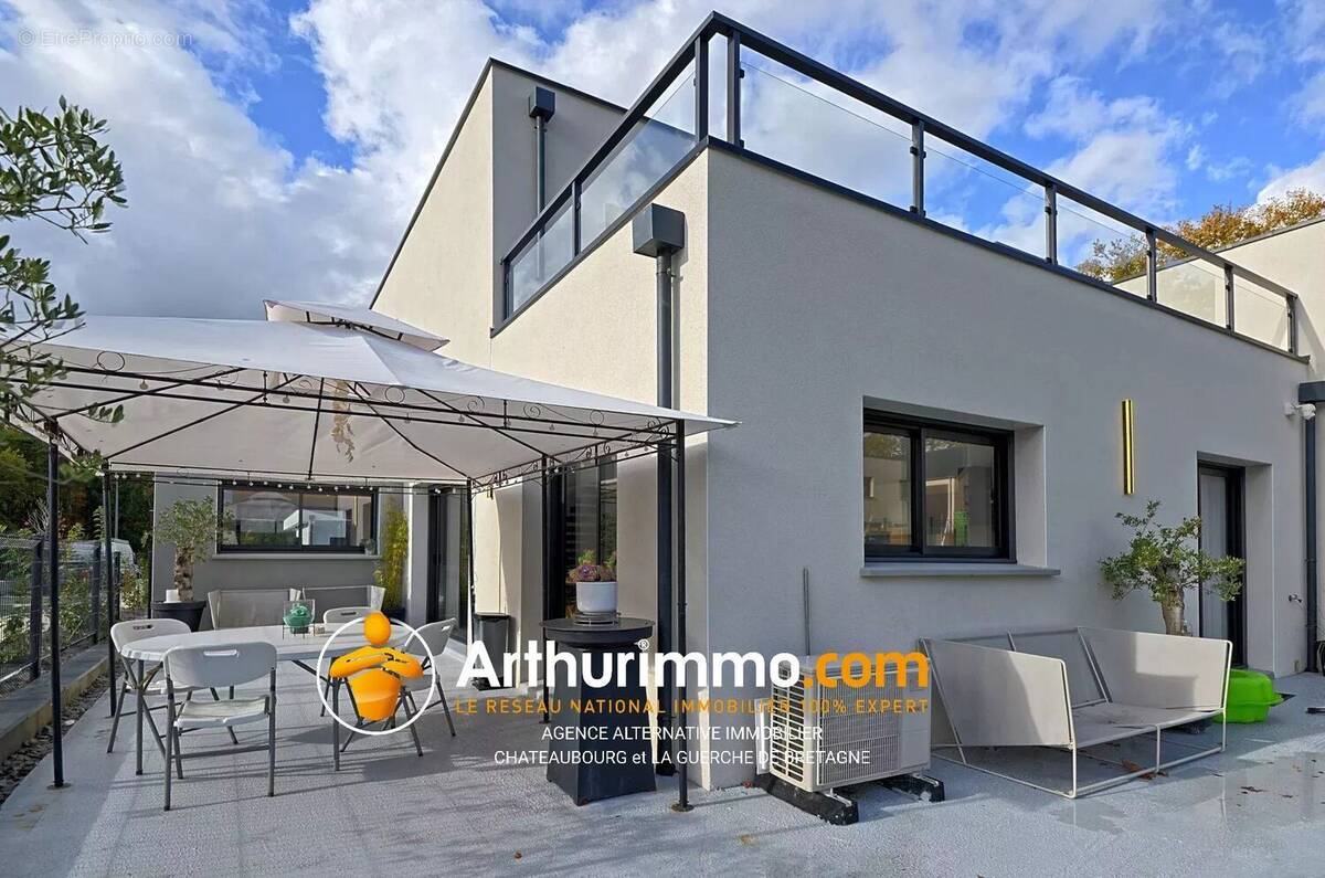 Maison à SAINT-ERBLON