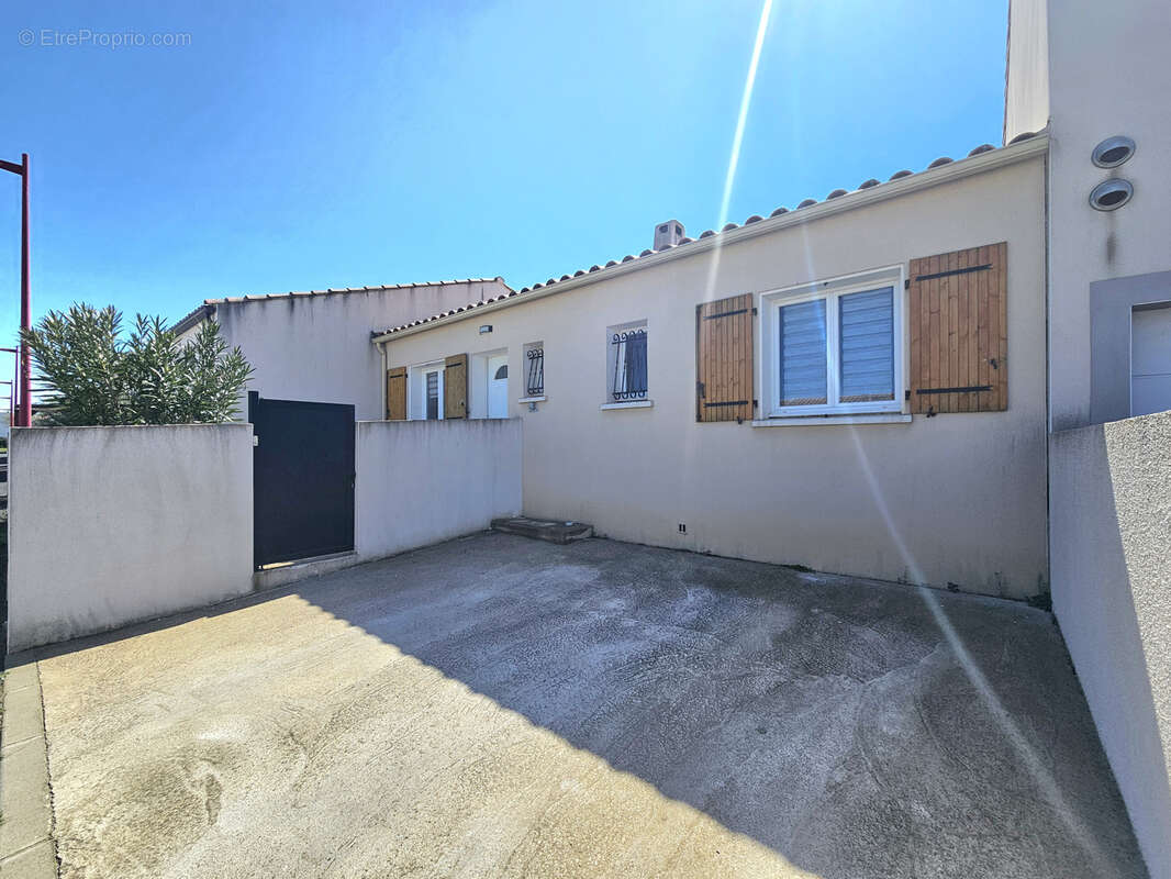 Maison à SAINT-THIBERY