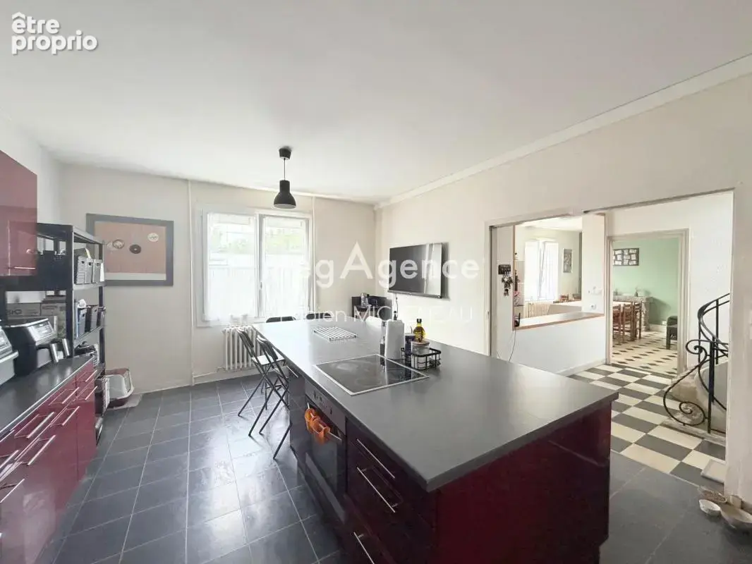 Maison Cholet quartier des Halles - 8 pièces - 196m² - photo 2
