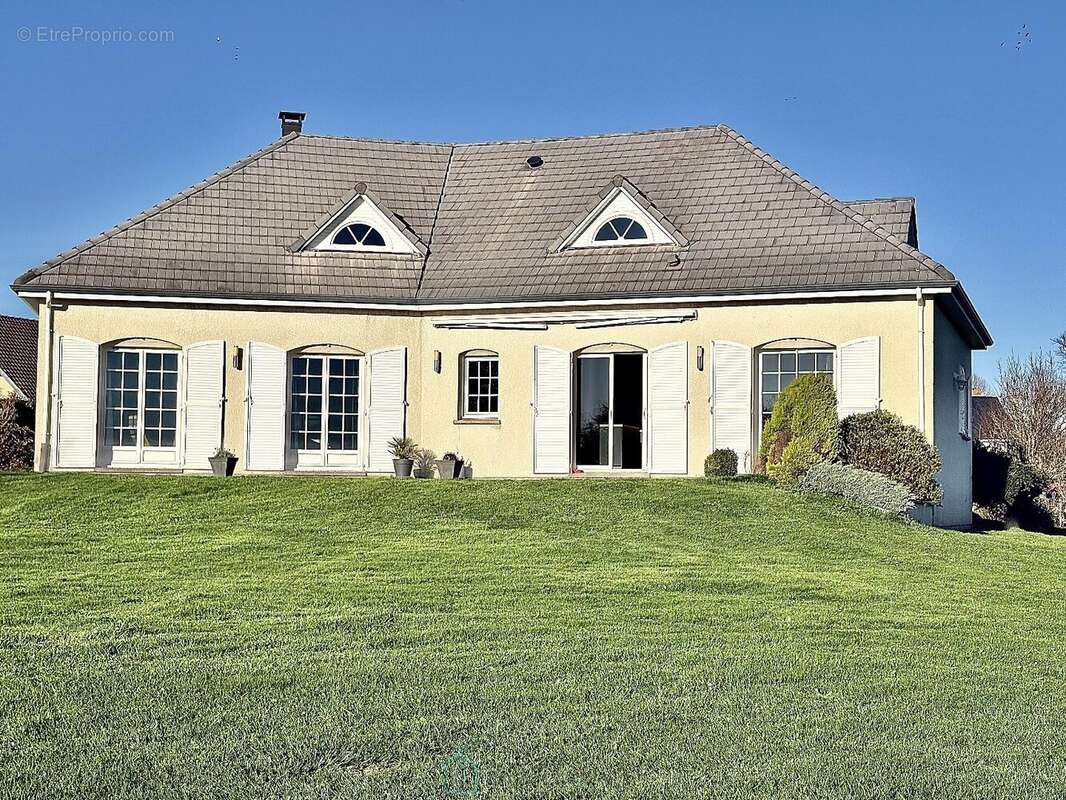 Maison à MANEGLISE