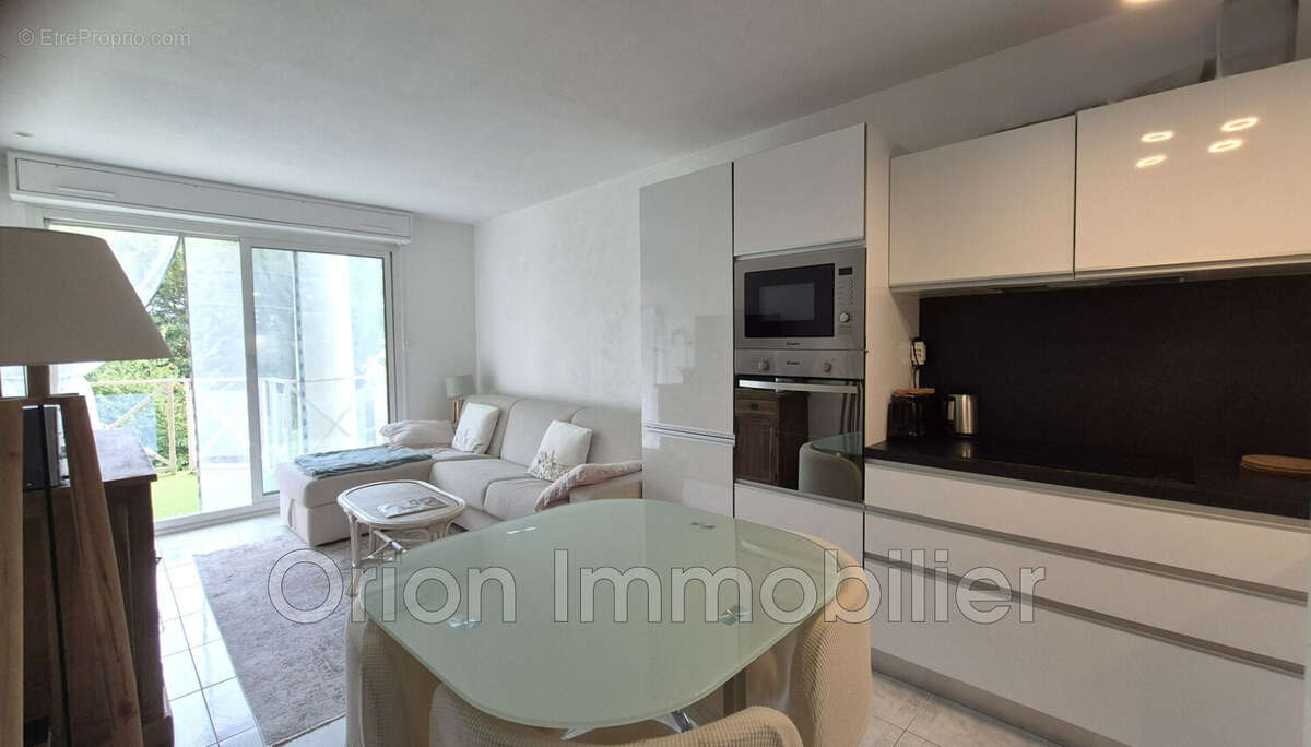 Appartement à MANDELIEU-LA-NAPOULE