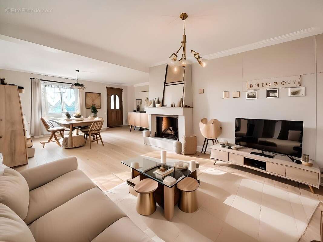 Maison à SAINT-DENIS-DE-L'HOTEL