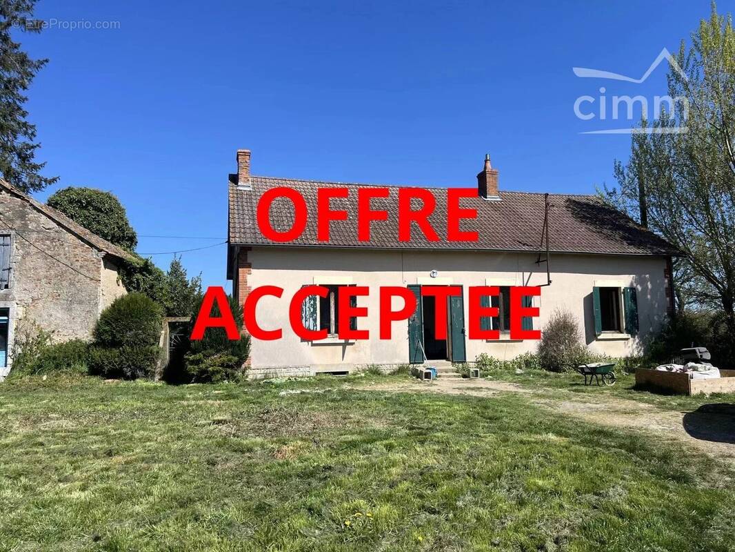 Maison à THIEL-SUR-ACOLIN