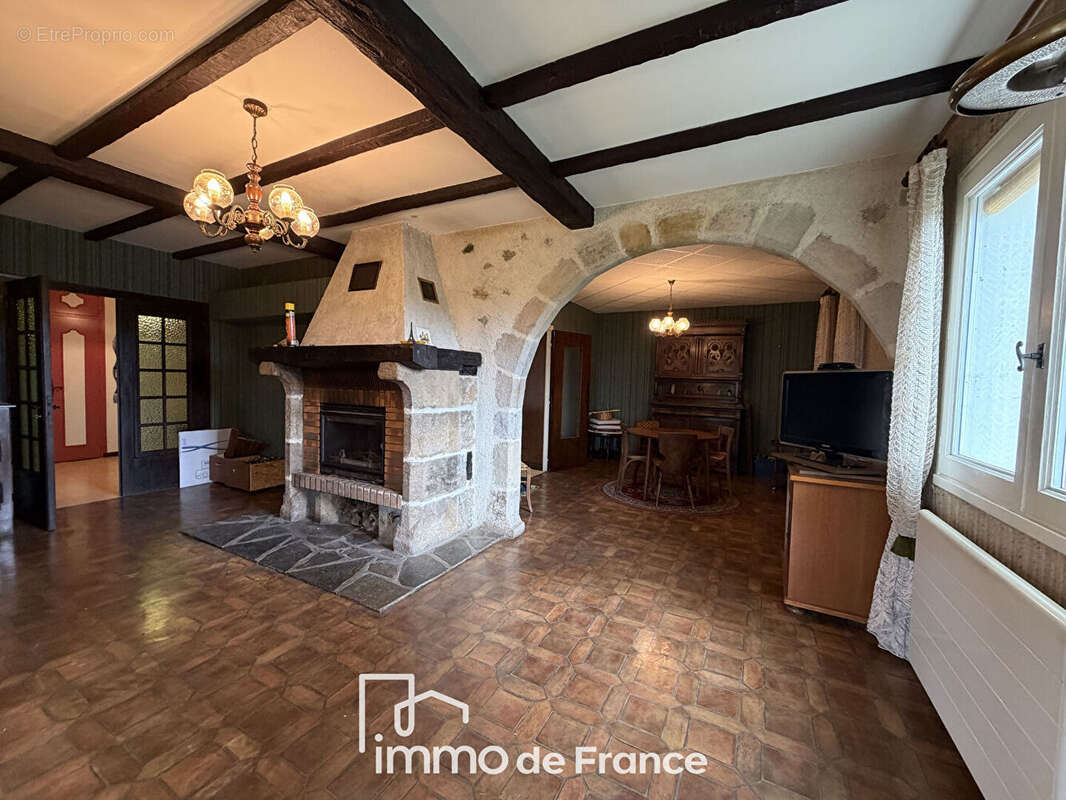 Proche Vallée du LOT- Maison isolée ( 150m2) avec piscine - photo 7