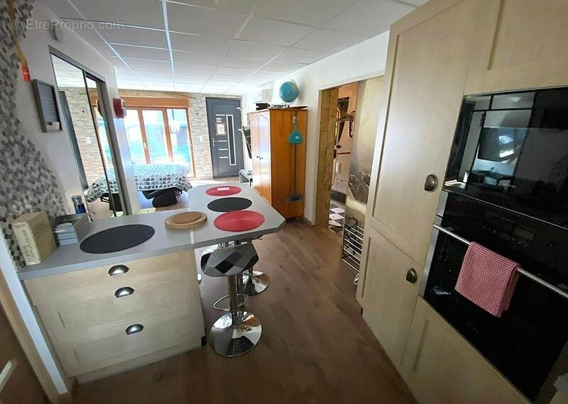 Immeuble à vendre JENZAT (03) - photo 1