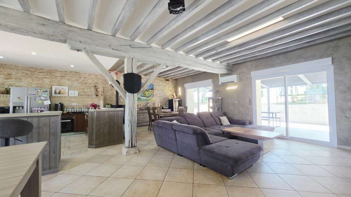 Maison longere 165m² 5 pieces 4 chambres terrasse jardin - photo 7