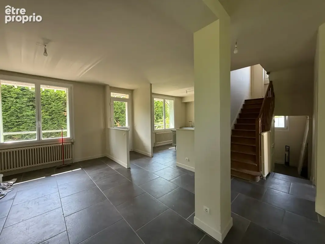 Maison Rebais - proche écoles et collège - 4 chambres - à sublimer !! - photo 3